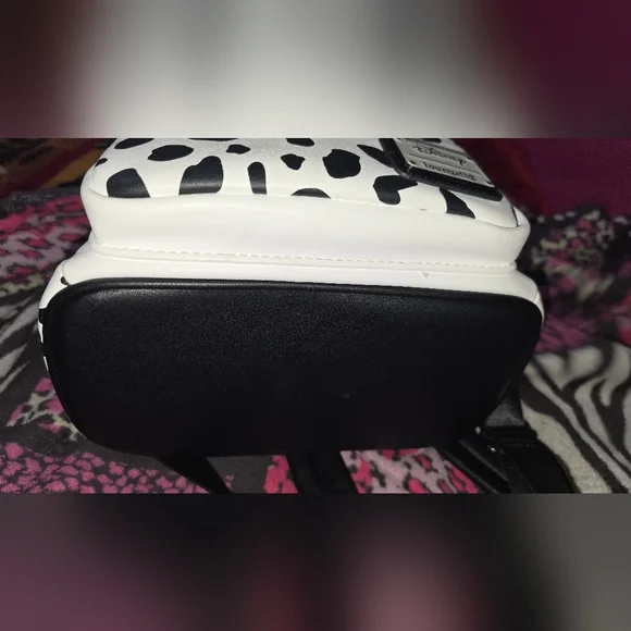 Disney Loungefly Cruella De Vil Backpack - Picture 7 of 16